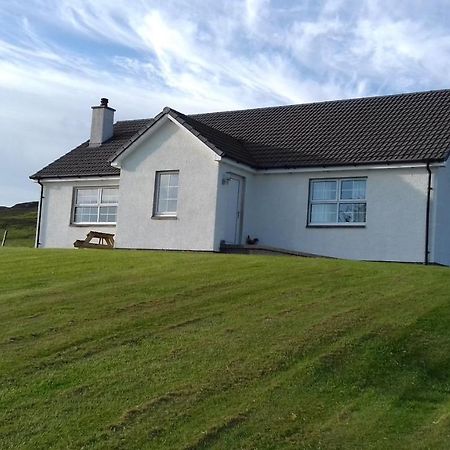 Bed and Breakfast Tigh A Raoin Portree Exterior foto